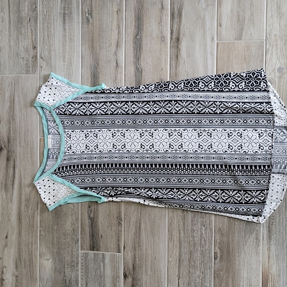 Thyme and Honey printed dress size small